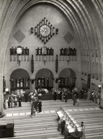 Voormalig postkantoor aan de Neude in Utrecht. Beeld Het Utrechts Archief