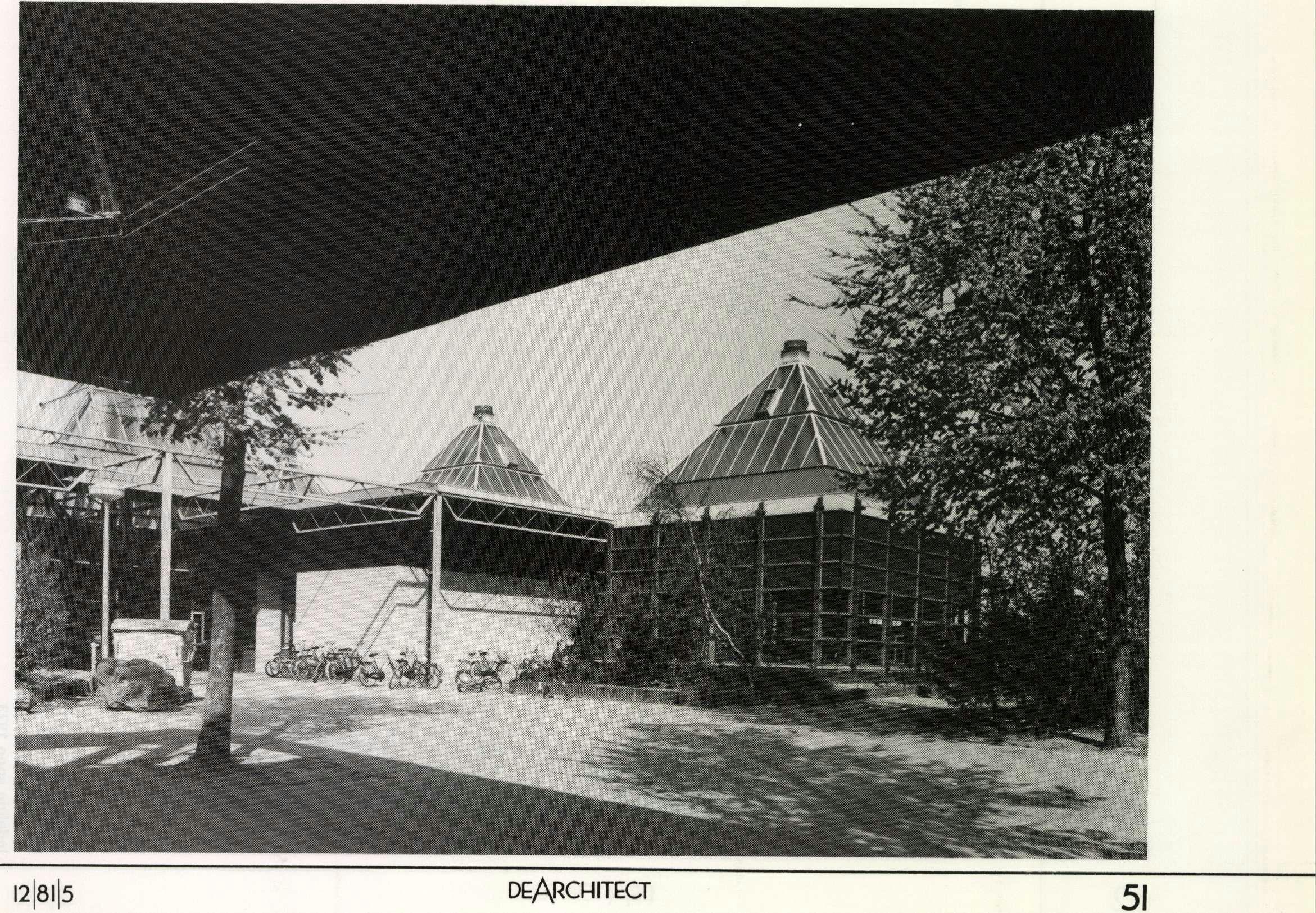 Wijkcentrum ’t Karregat door Frank van Klingeren