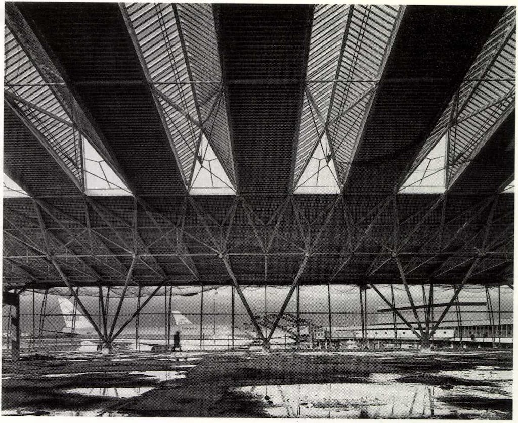 Schiphol Terminal-West door Benthem Crouwel NACO architecten