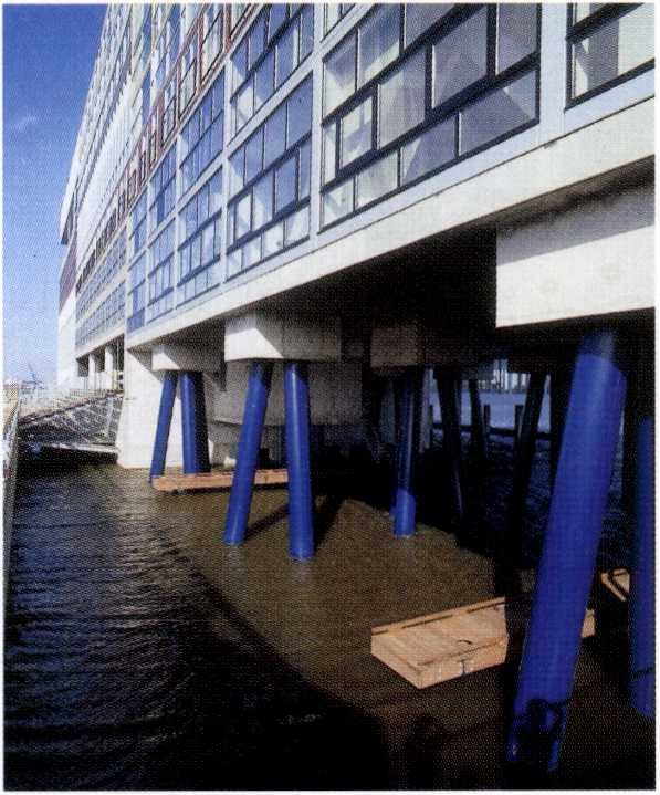 De Silodam in Amsterdam door MVRDV