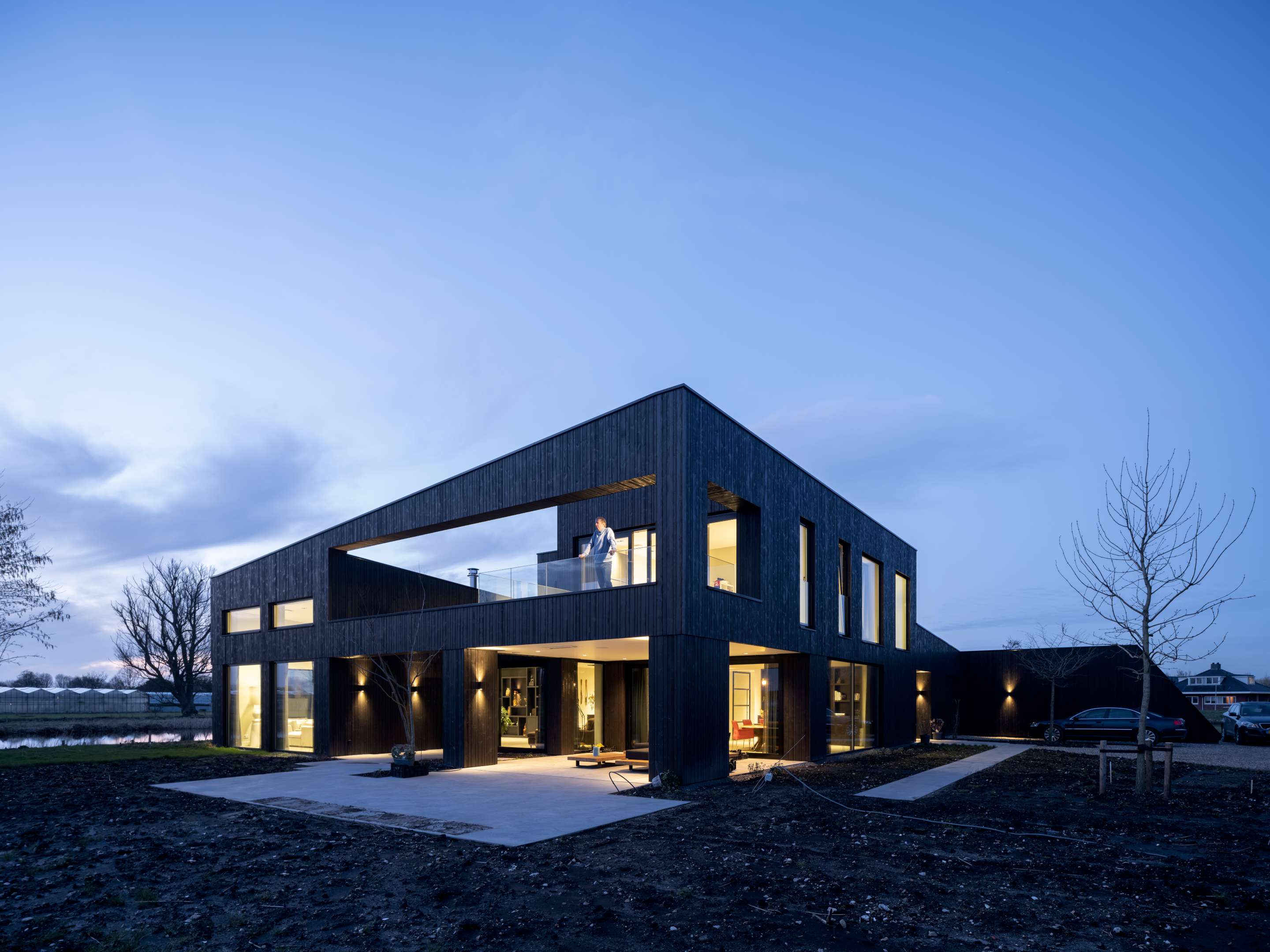 Villa Vuurlijn op een eiland in De Kwakel door Hoogeveen architecten. Beeld Ossip van Duivenbode