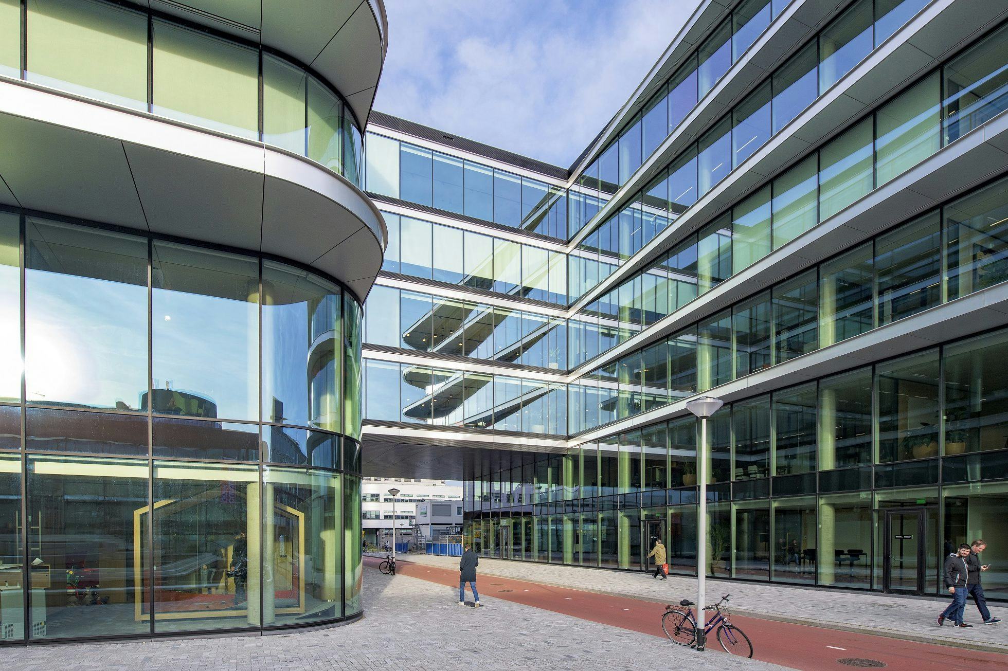 Transparante gevel door toepassing van slimme prefab gevelelementen