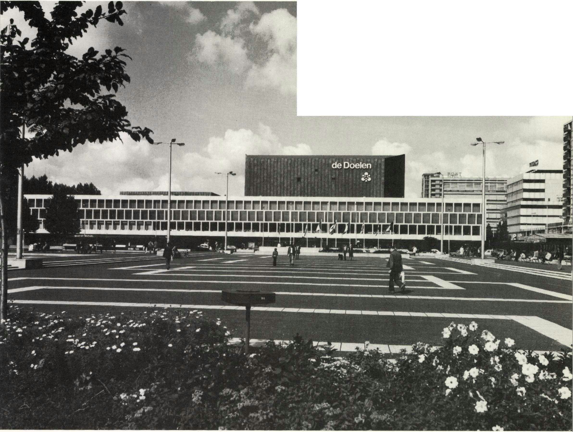 Bijlmermeer in Amsterdam door Siegfried Nassuth (1978)
