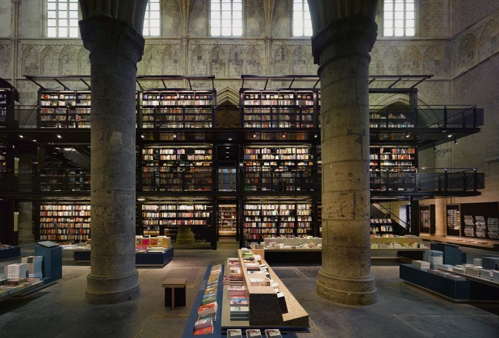 Boekhandel Selexyz in Maastricht door Merkx en Girod Architecten