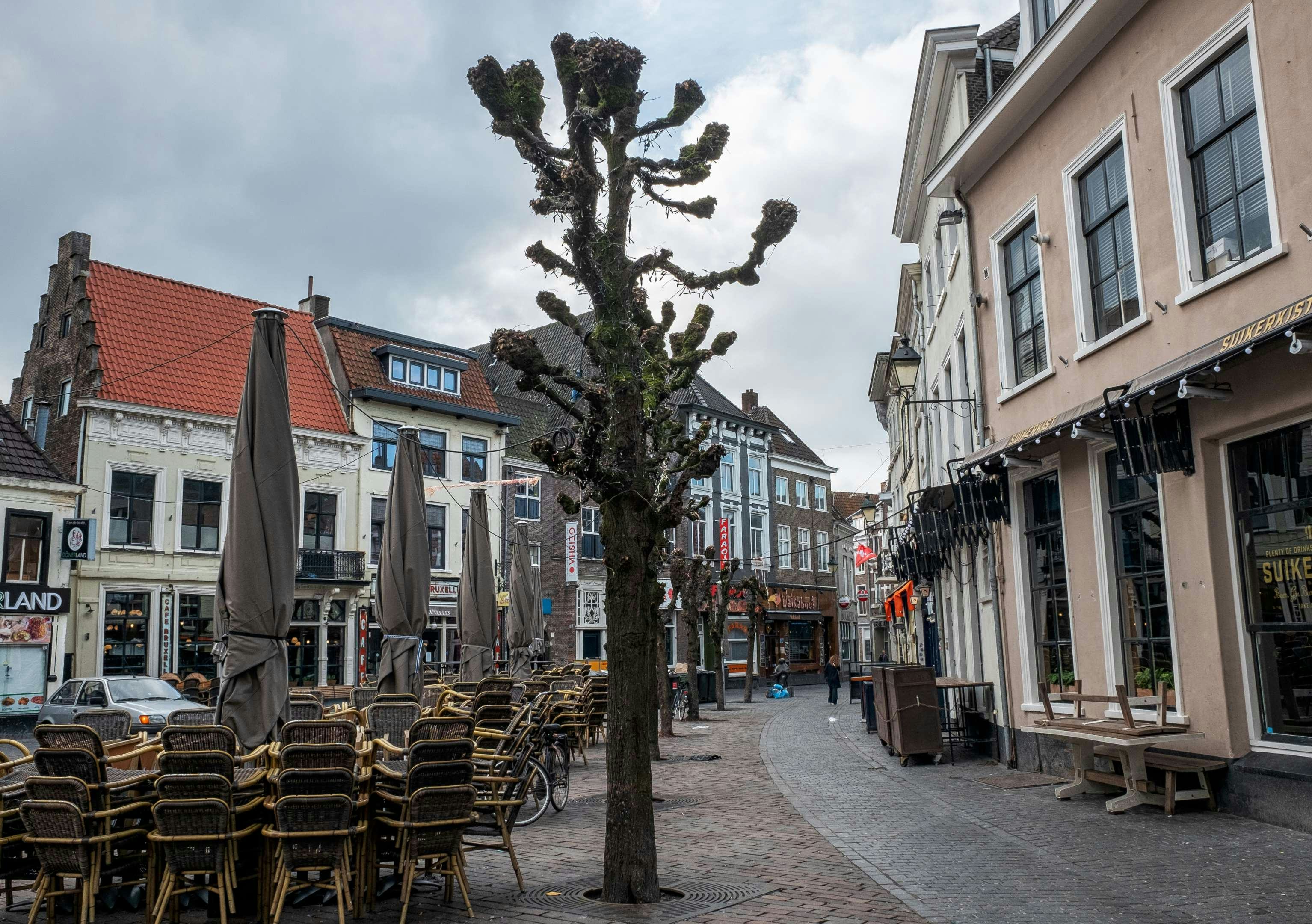 Lege straat in Breda tijdens de coronacrisis. Beeld Shutterstock