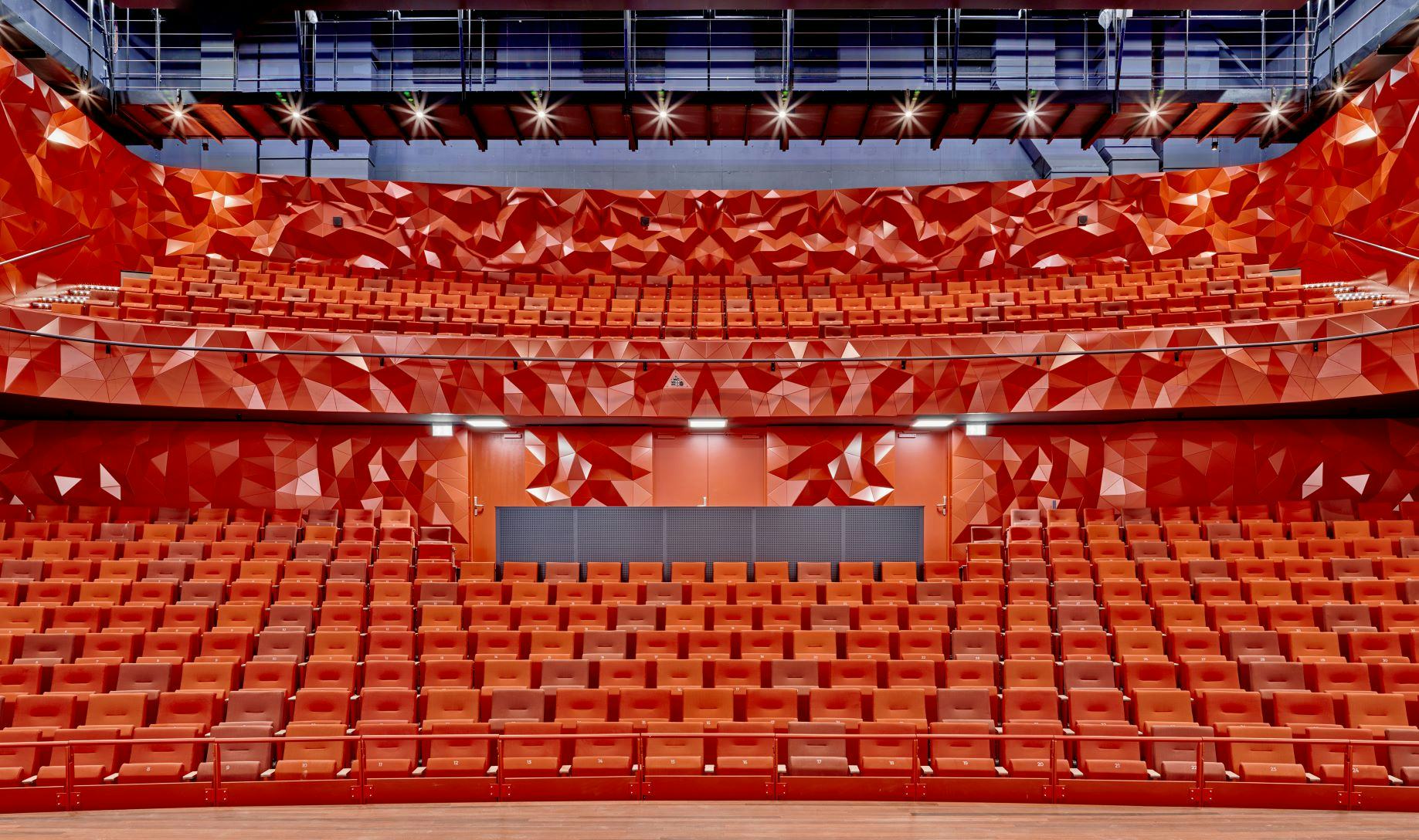 Theater Zuidplein in Rotterdam door de Zwarte Hond, Studio RAPP en BURO M2R. beeld Pim Top