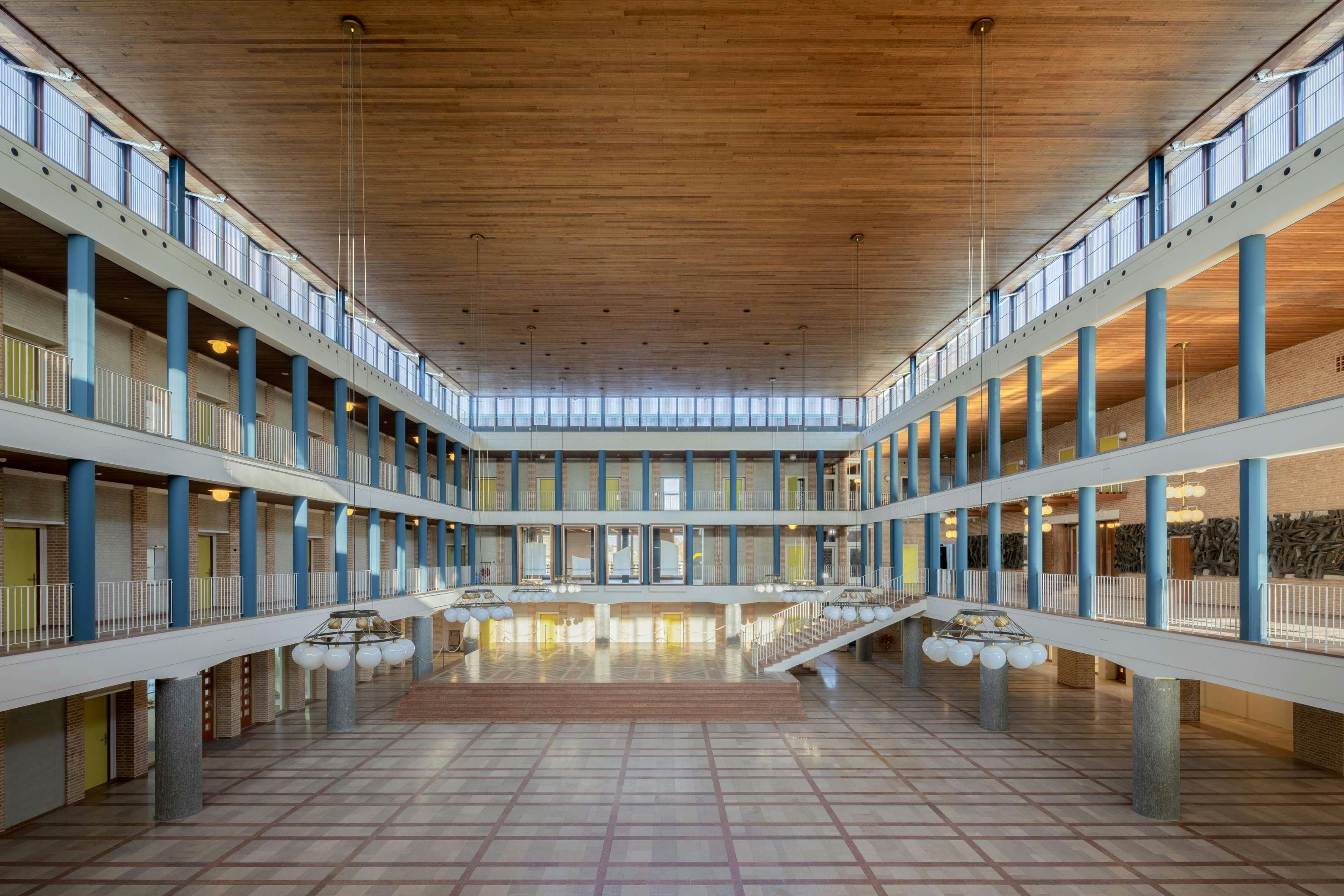 Stadhuis Hengelo door EGM architecten i.s.m. HVE Architecten en Berns architectuur. Beeld Bart van Hoek