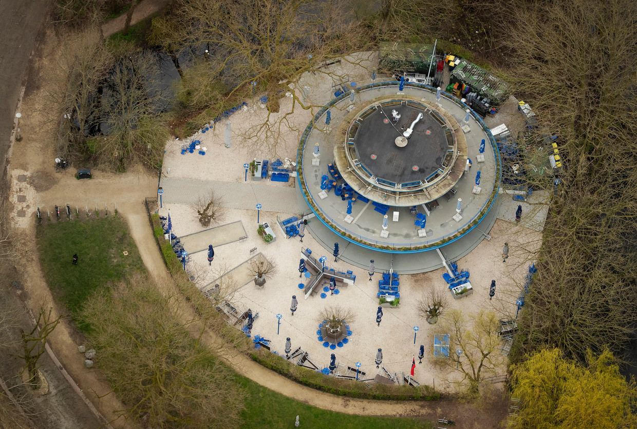 Het Blauwe Theehuis in Amsterdam door Studio Modijefsky. Beeld Maarten Willemstein