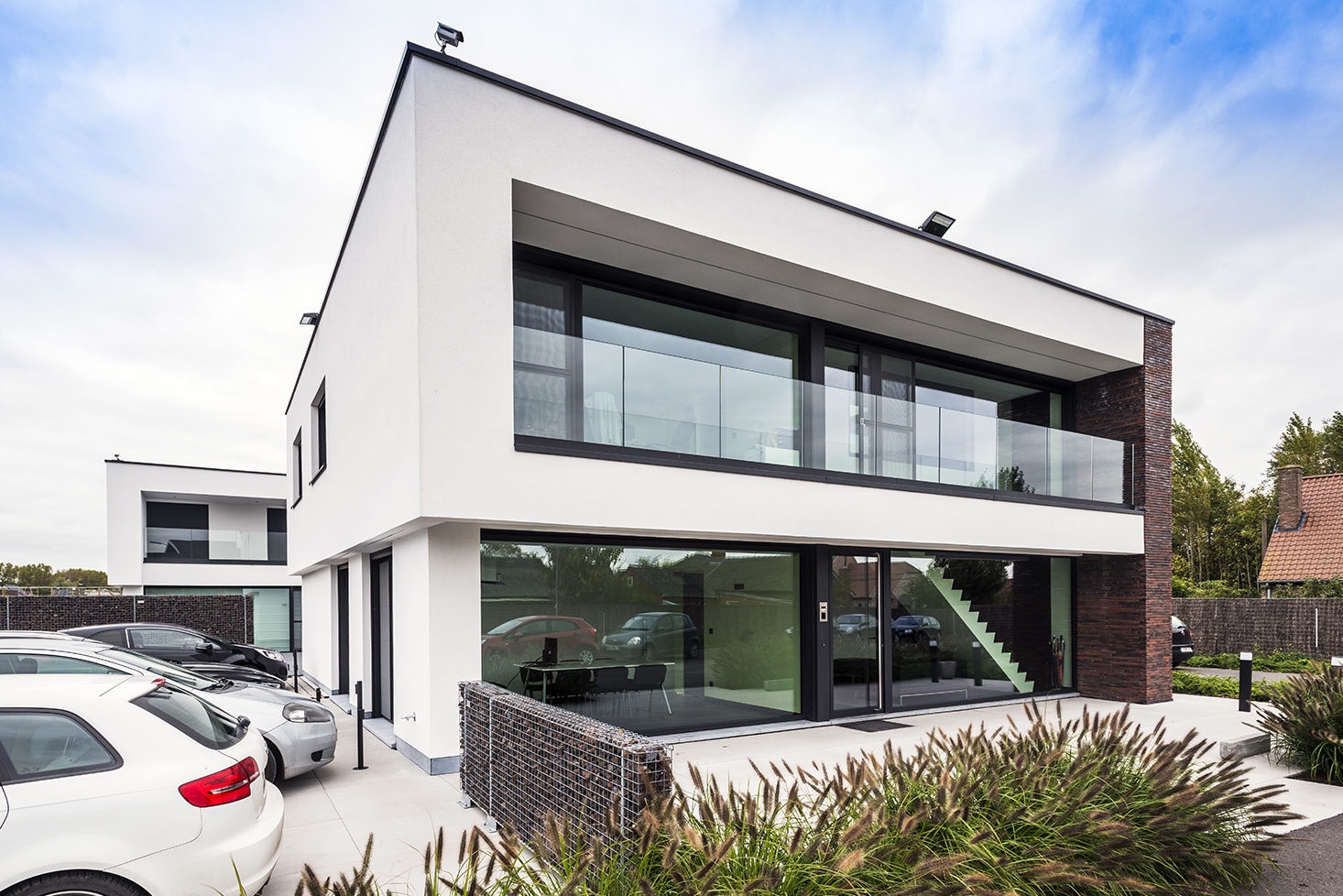 Strak en minimalistisch topdesign voor draai- en schuifdeuren