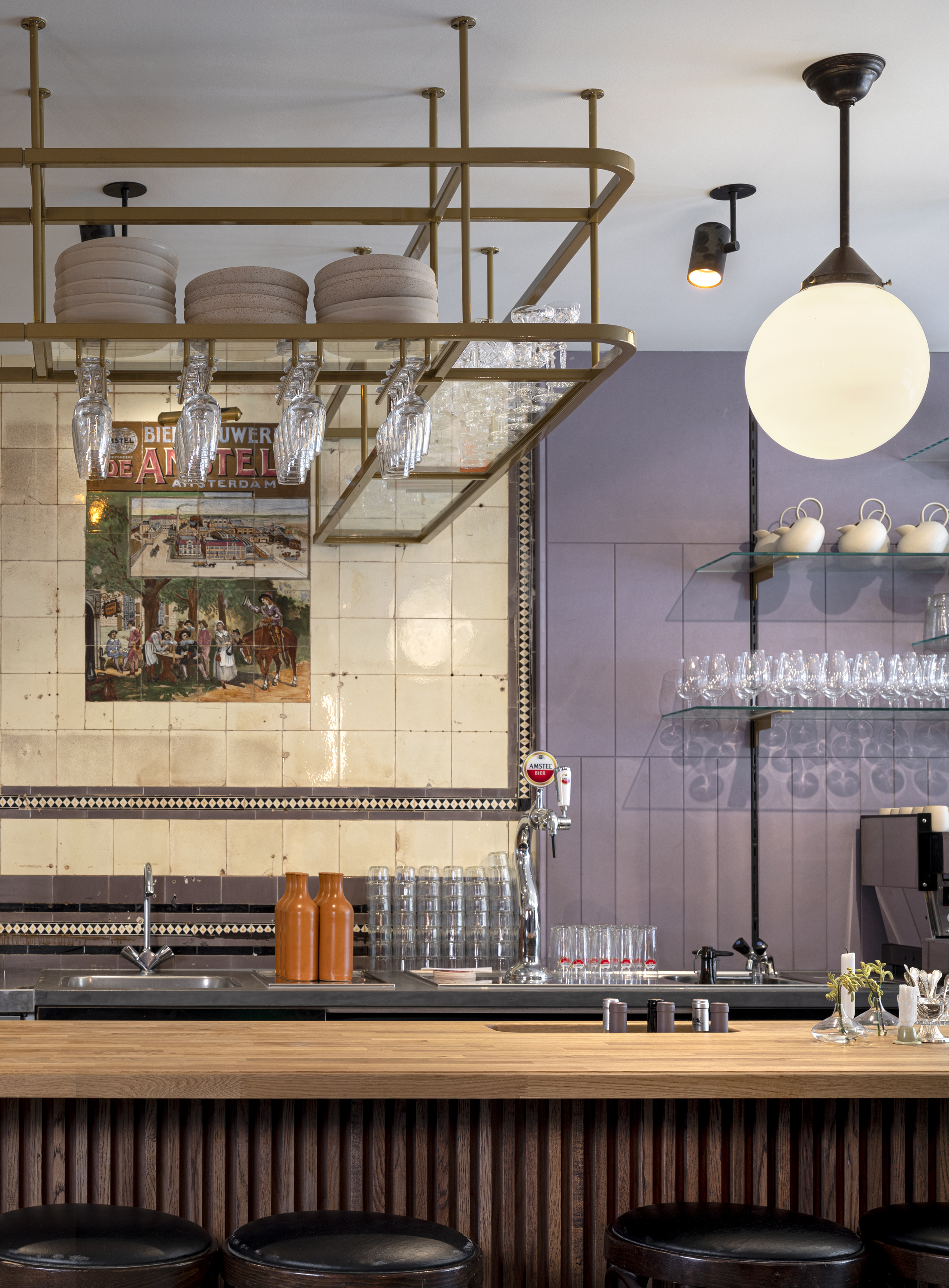 Cafe De Parel in Amsterdam door Ninetynine. beeld Ewout Huibers 