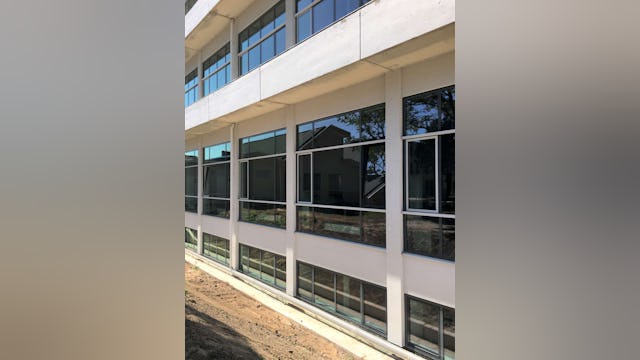 AZC Maastricht door burobeb