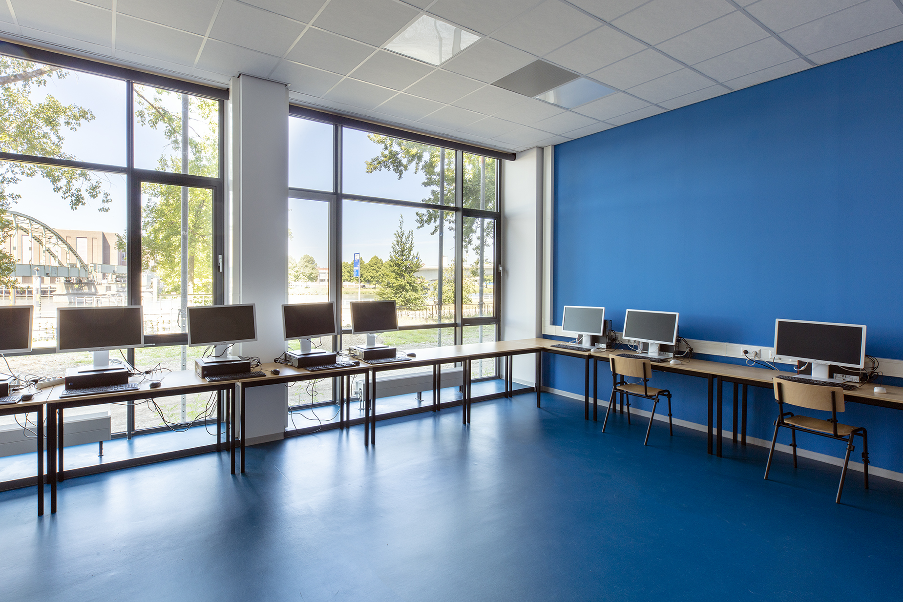 AZC Maastricht door burobeb