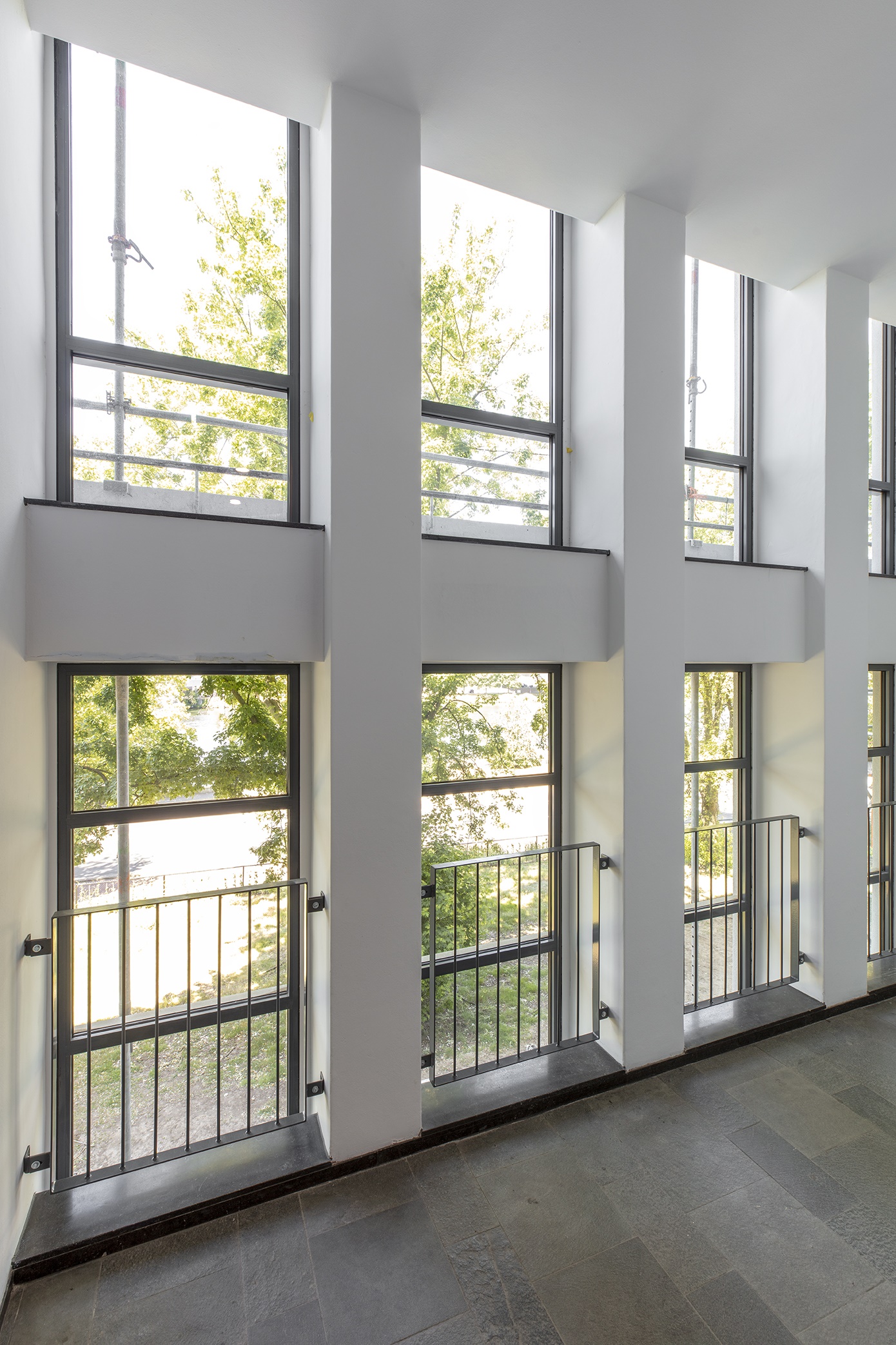 AZC Maastricht door burobeb