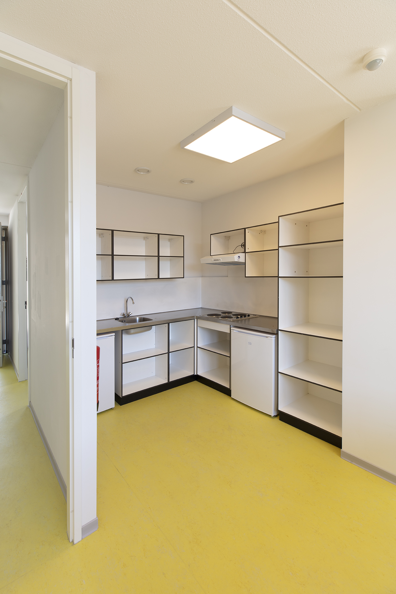 AZC Maastricht door burobeb