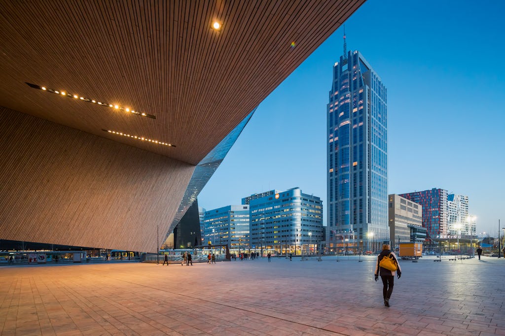 Centraal Station in Rotterdam door BCA, MVSA en West8