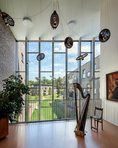 Rosa Spier Huis in Laren (NH) door EGM architecten. Beeld ScagliolaBrakkee