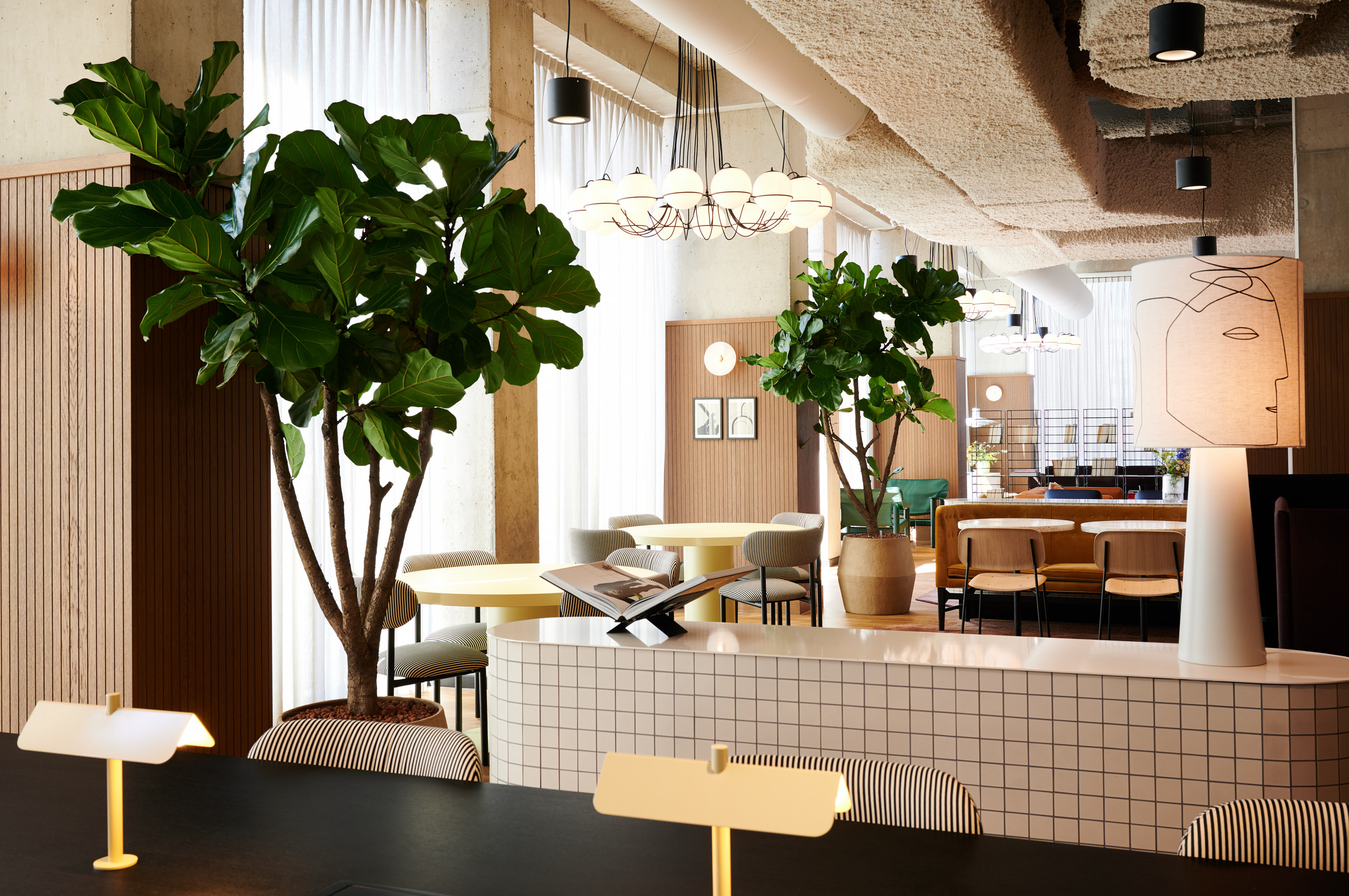 doorkijk naar de living, foto: Mark Kuipers voor Phenster