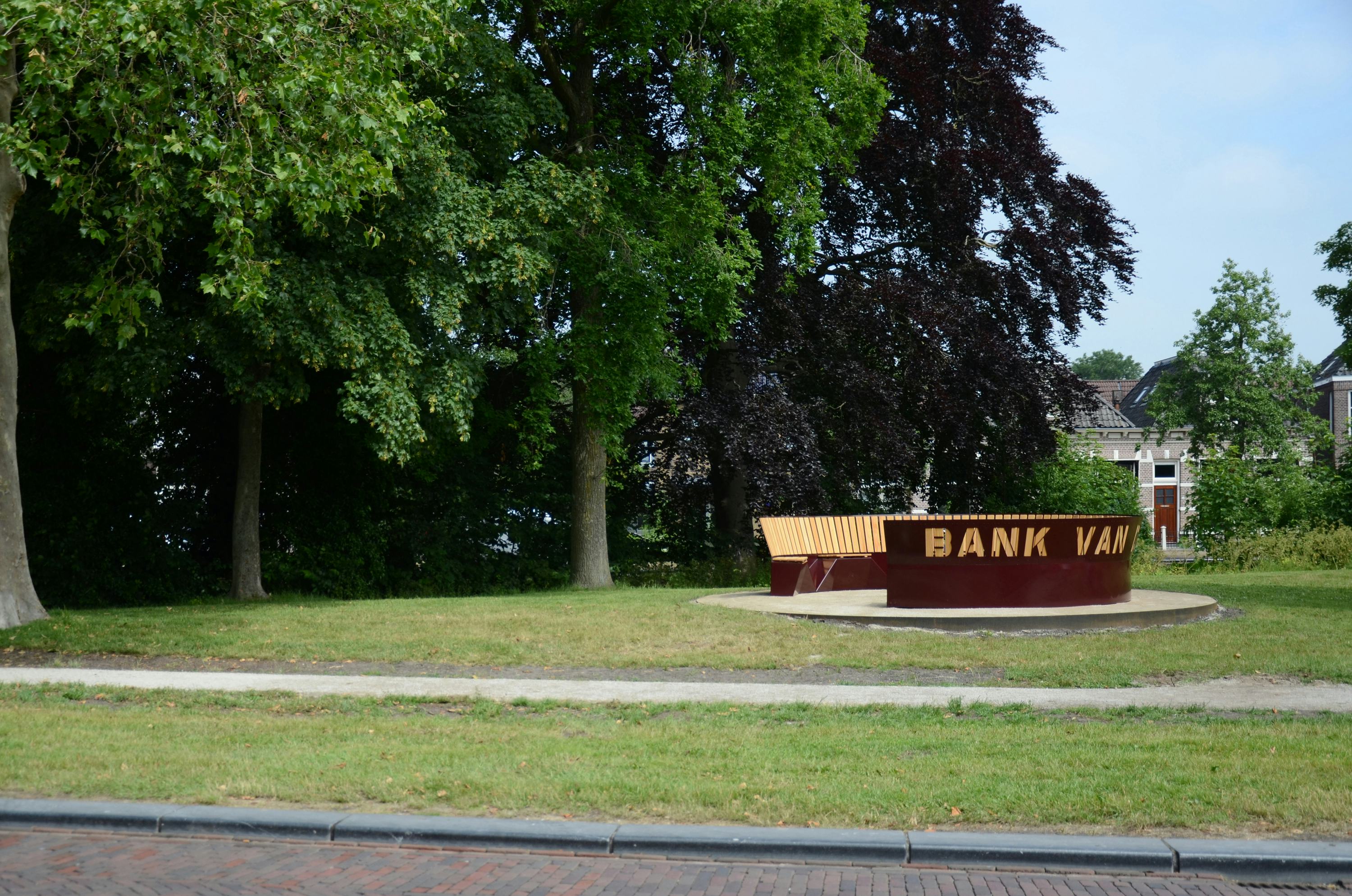 eerste bank op het bolwerk in Sneek