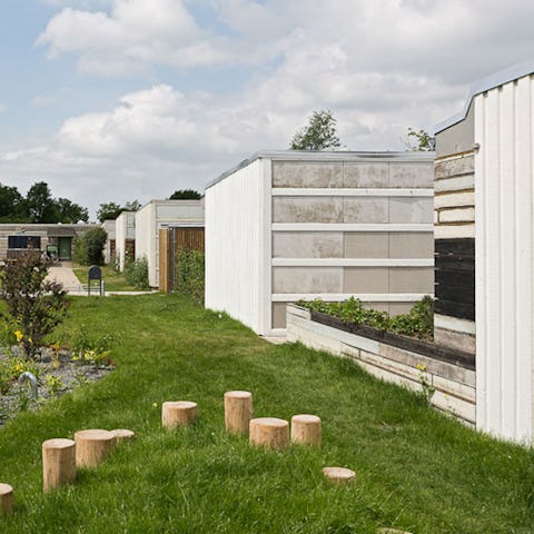De bewoners stellen aan de hand van een onlinecatalogus zelf hun renovatieplan op. Beeld door Torben Eskerod