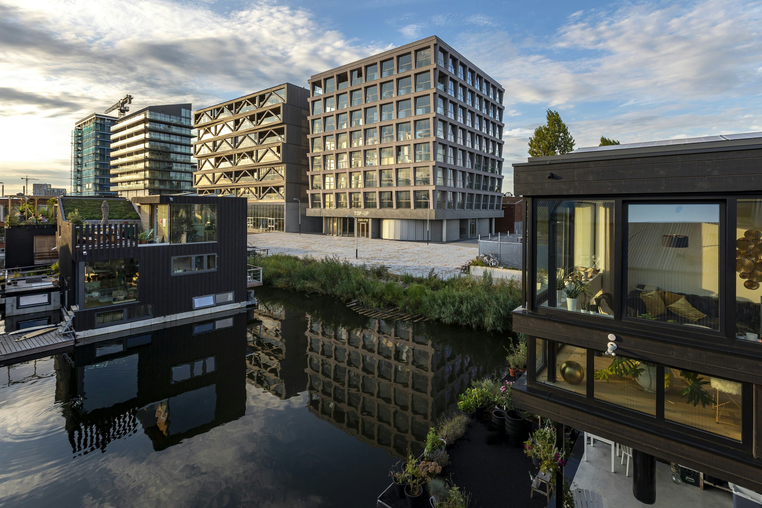 Top-up in Amsterdam door Tom Frantzen, gezicht vanuit het zuiden Beeld Isabel Nabuurs