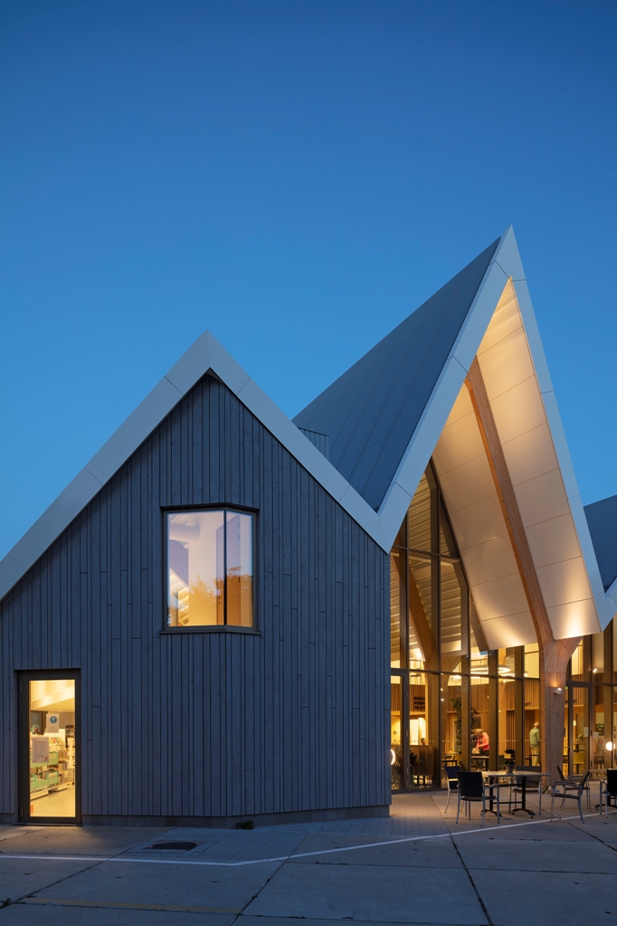 Dorpshuis Zwanenburg door heren 5 architecten. Beeld Luuk Kramer