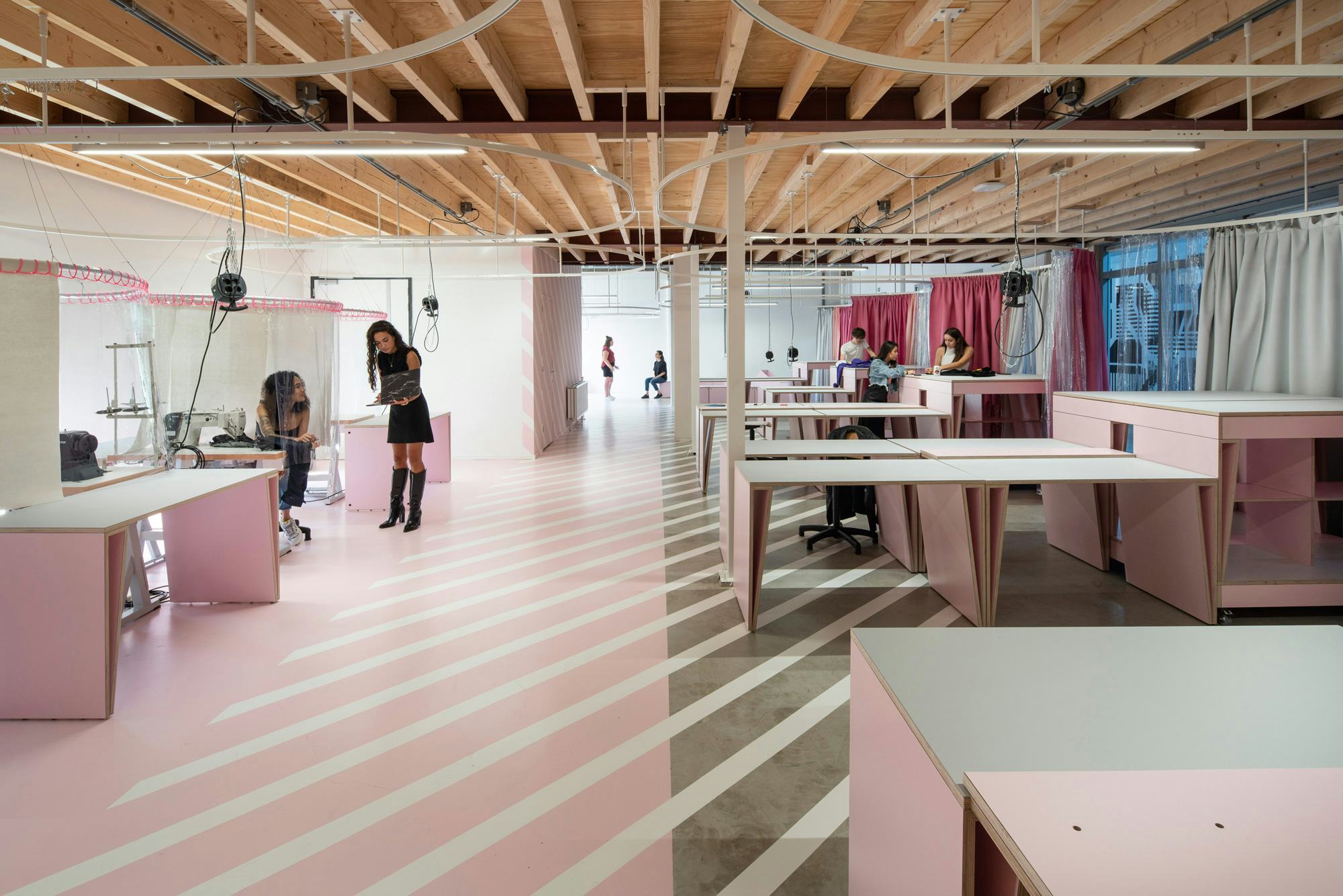 ReSet-studio Zadkine Fashion in Rotterdam door Krill-Office. Beeld Frank Hanswijk