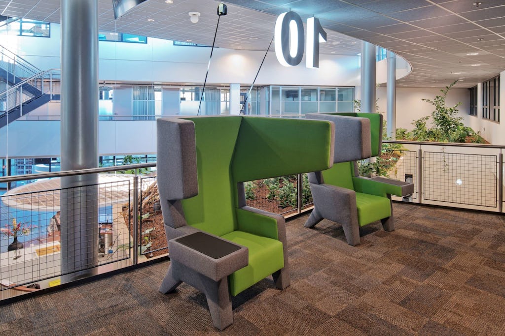 Publiekshal Gemeentehuis Moerdijk door Ibelings van Tilburg architecten. Beeld Petra Appelhof