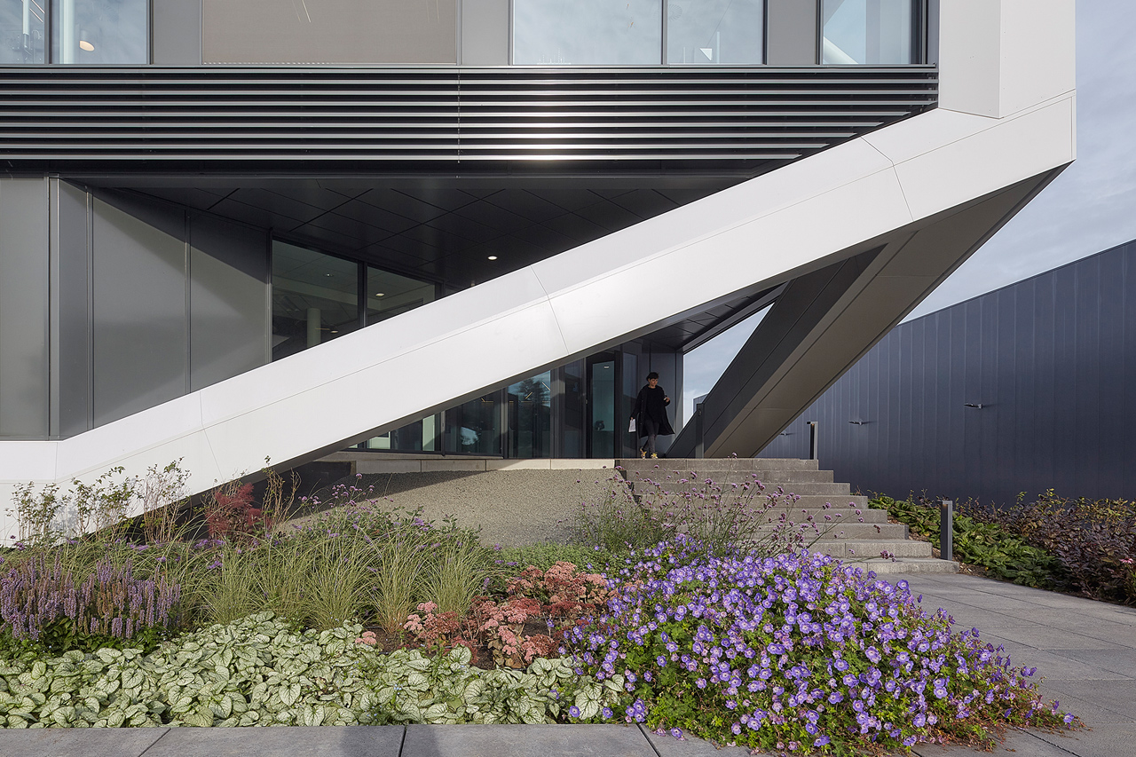 Bedrijfsgebouw Hanzestrohm in Zwolle door BDG Architecten