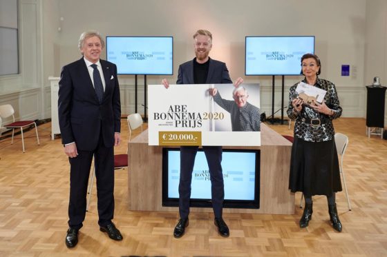 Ard Hoksbergen wint met Basisschool de Veerkracht de Abe Bonnema Prijs 2020