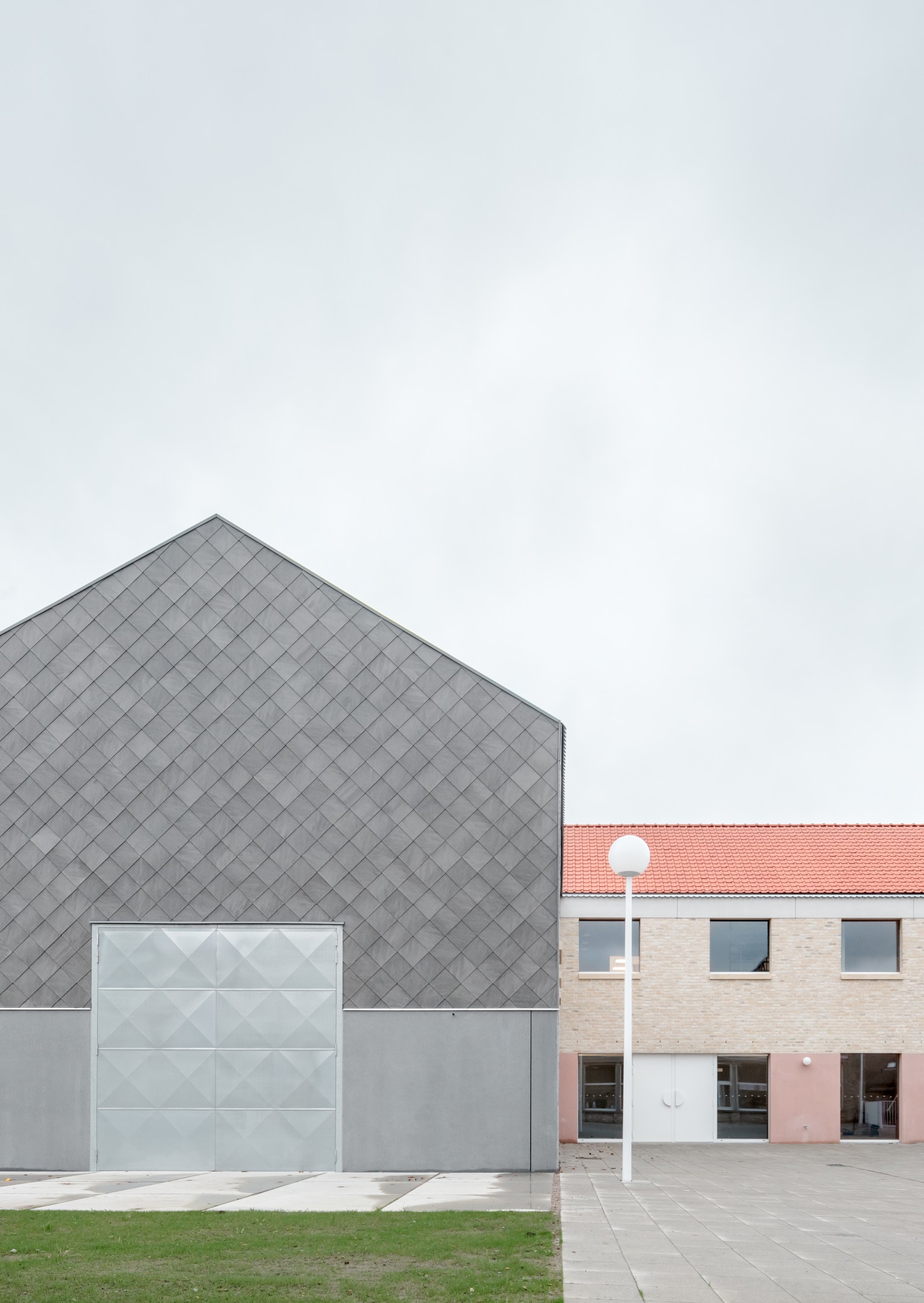 Basisschool de Linde in Zarren (Kortemark) door FELT architecture & design. Beeld Stijn Bollaert