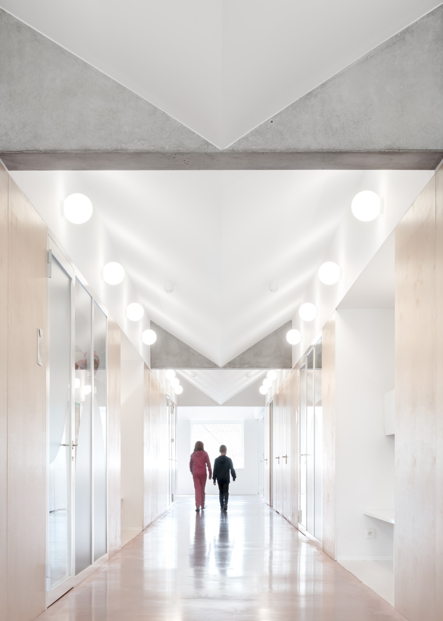 Basisschool de Linde in Zarren (Kortemark) door FELT architecture & design. Beeld Stijn Bollaert