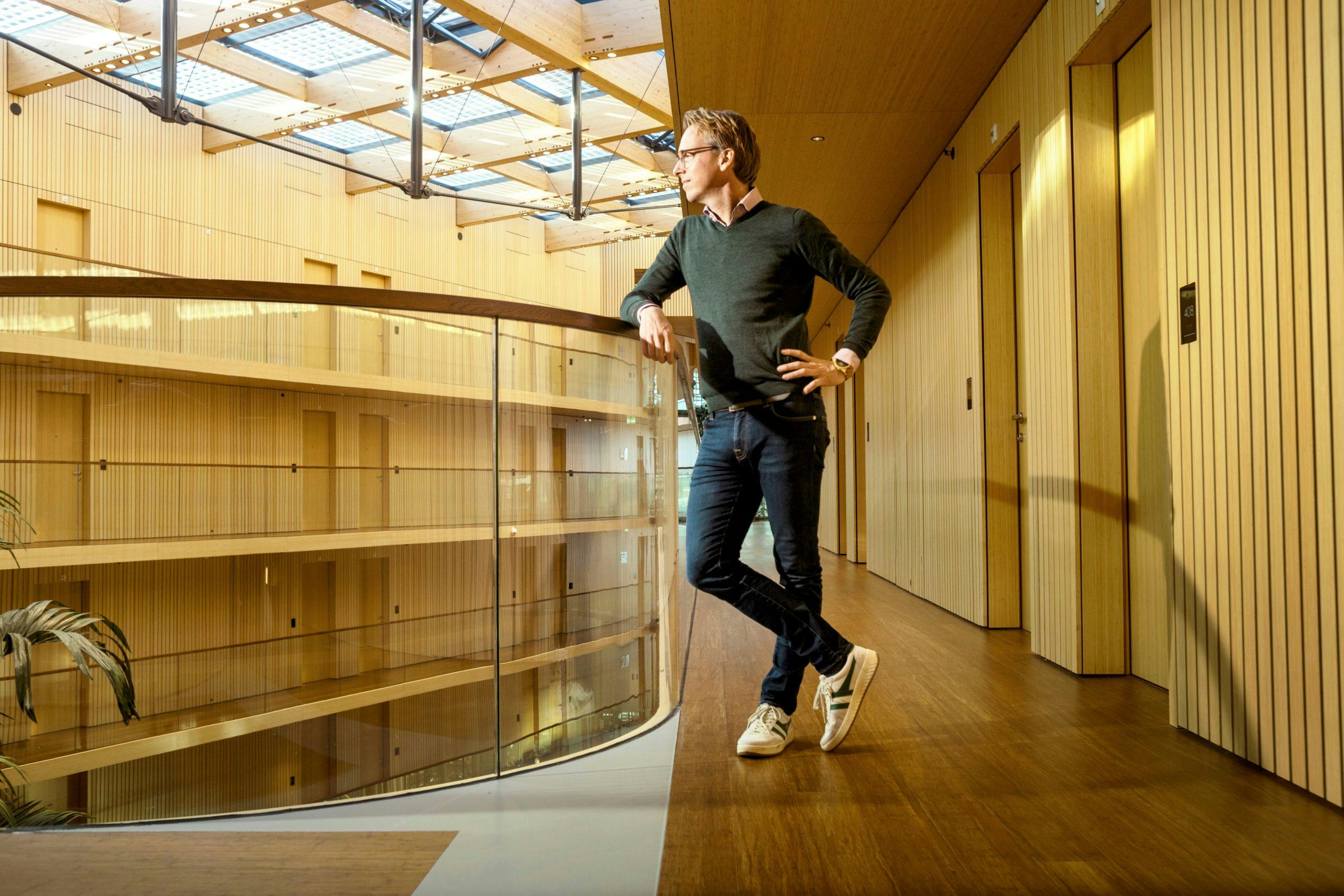 Pablo van der Lugt in het Jakarta hotel van SeARCH in Amsterdam. Beeld Eran Oppenheimer