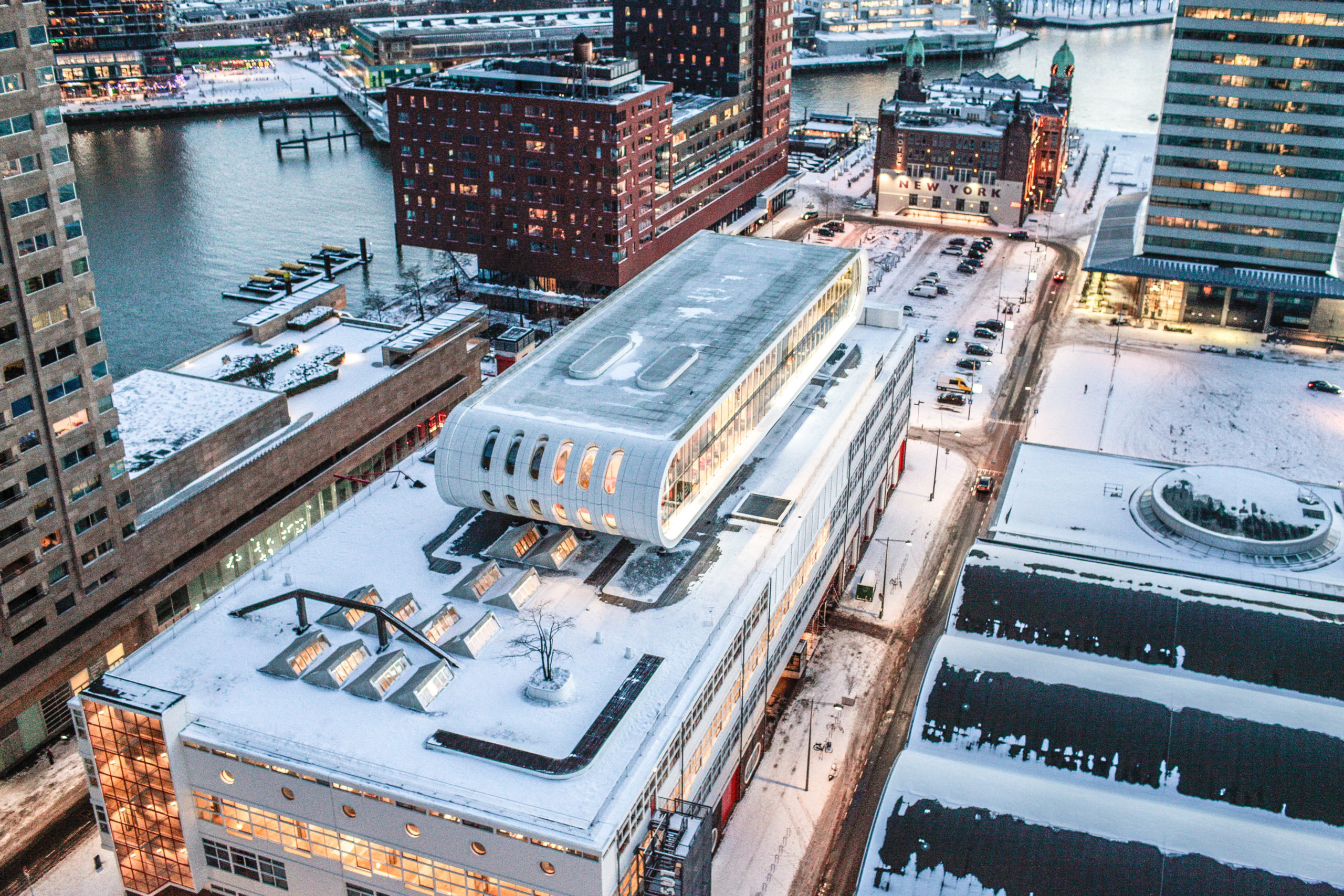 Sneeuw in Rotterdam. Beeld Thomas van den Berg (Instagram @thomasderk_ )
