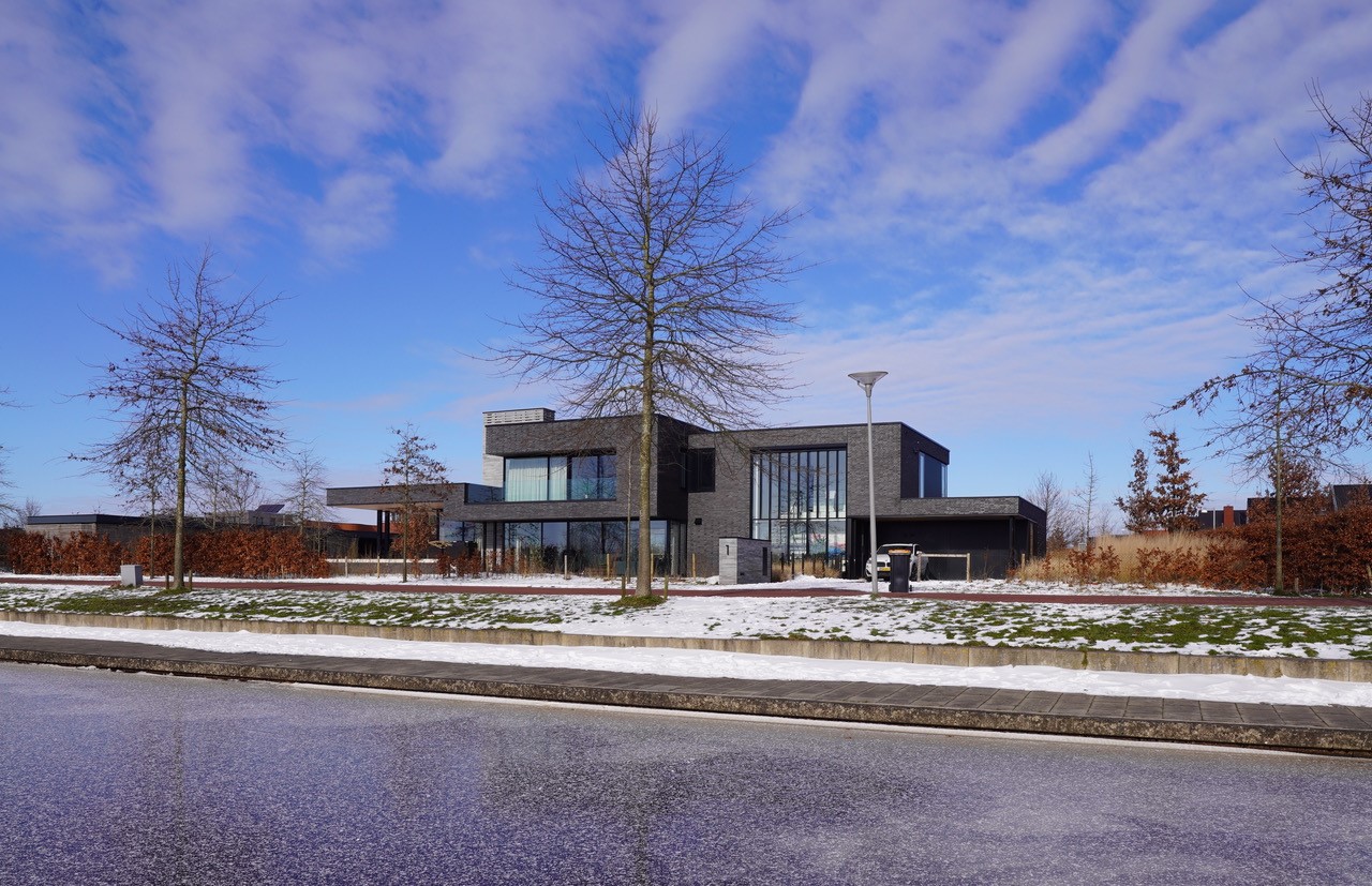 Gevelfragment villa Ubbinkseiland 1 Eelderwolde door vdparchitecten. Beeld Pieter Bas Zwaga