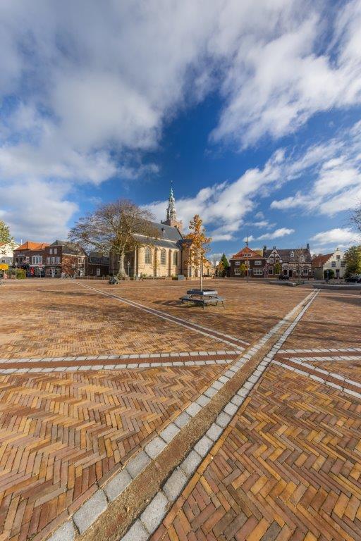 Gootlijnen en sierlijnen straat Markt. Beeld Marcel Otterspeer