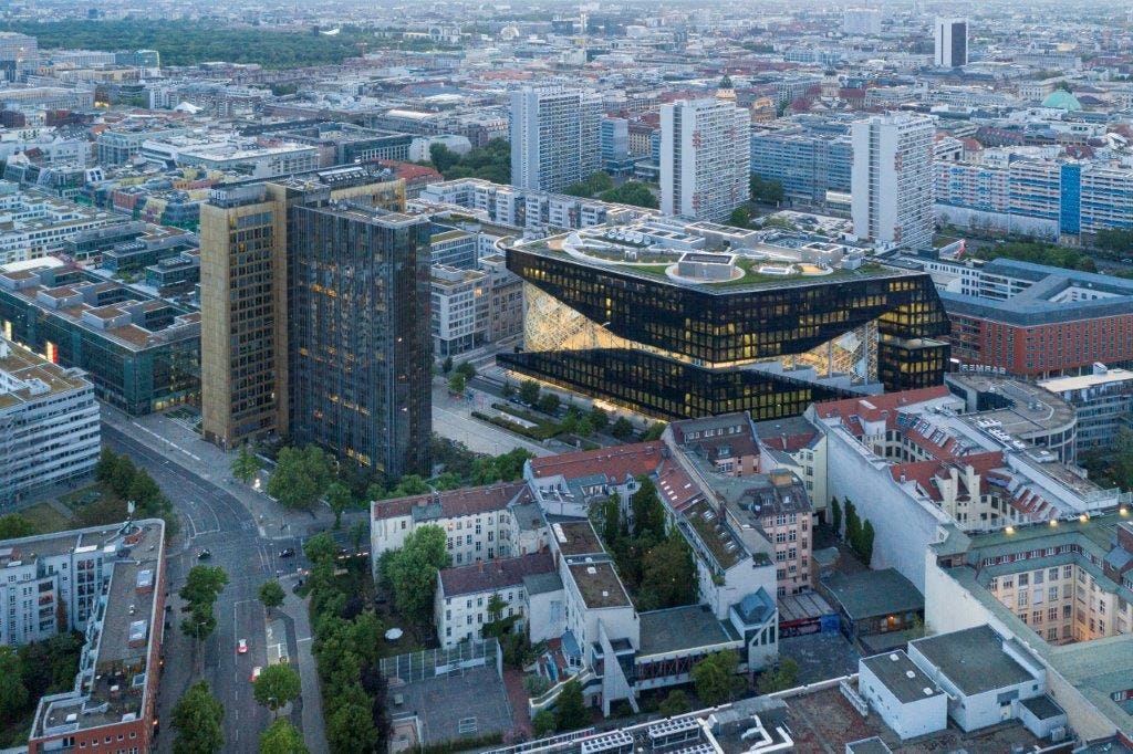 Koolhaas' verlangen naar collectiviteit - Springer Forum in Berlijn door OMA