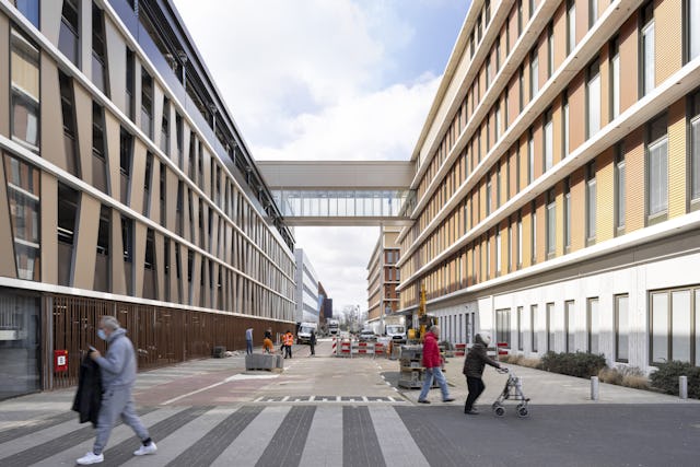 Parkeren, verbindingsbrug. Beeld StijnStijl Fotografie