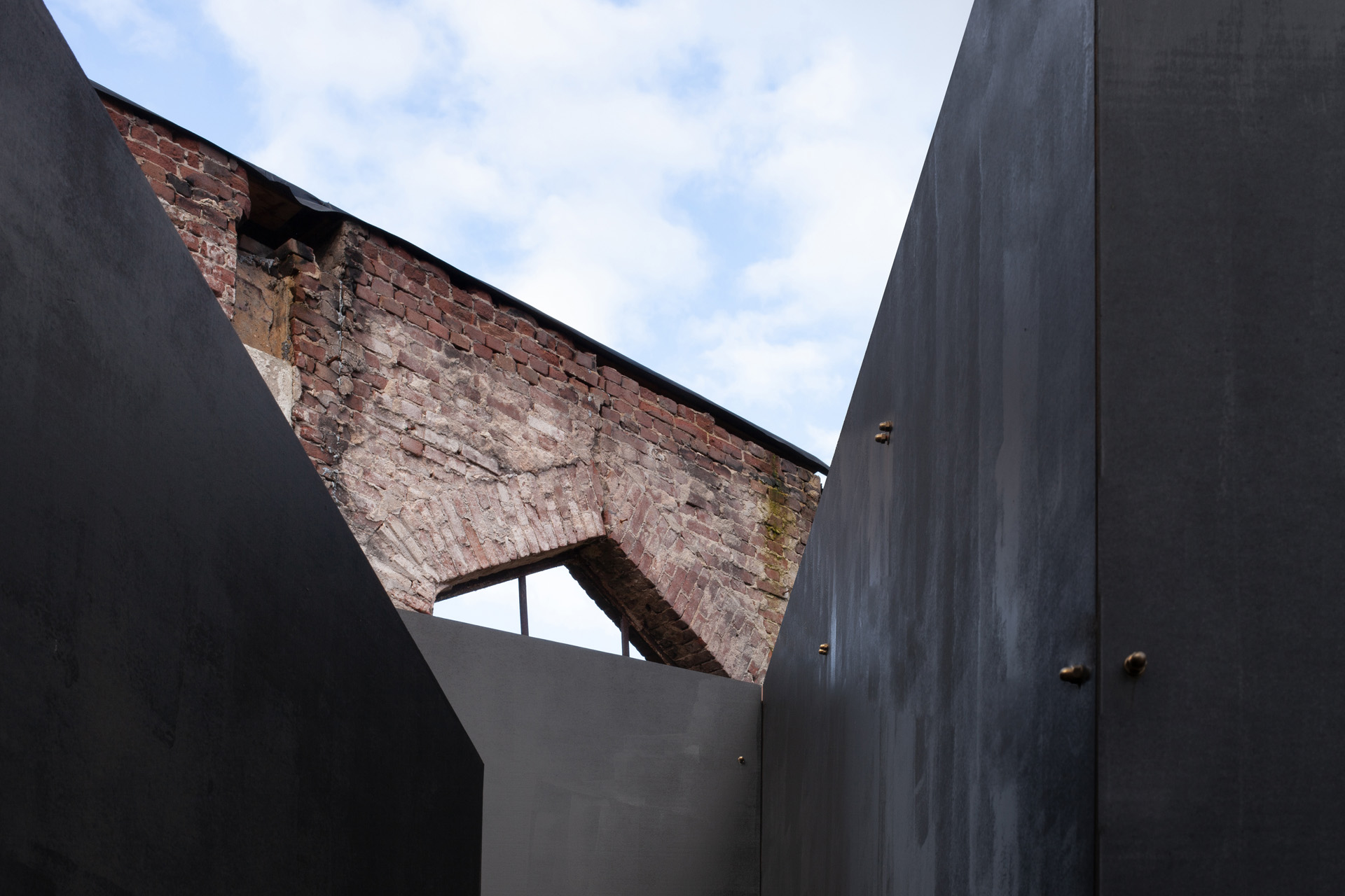 Folly Zicht Zag in Rotterdam door ZOETMULDER