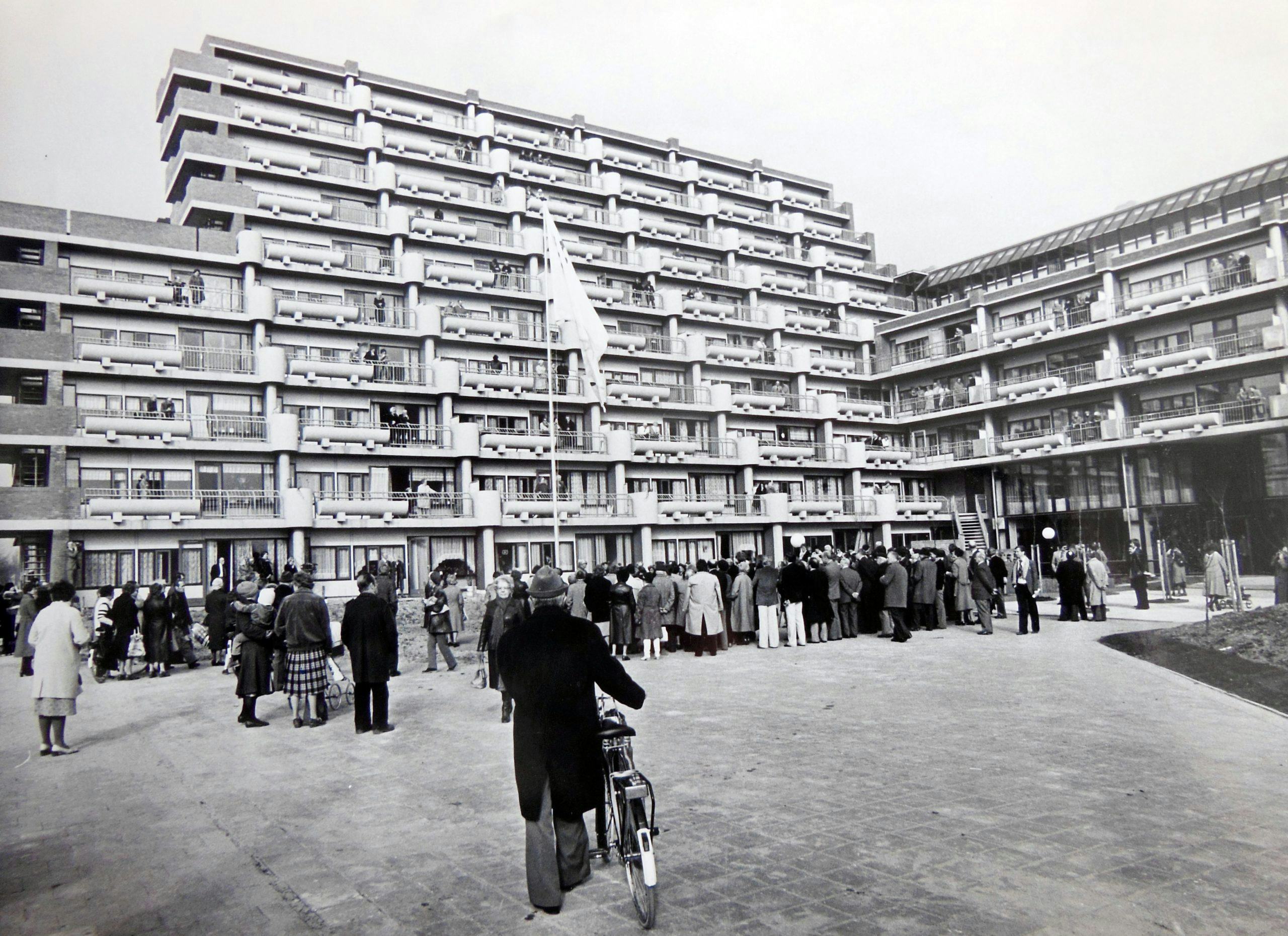 De Zonnetrap bij het vijfjarig bestaan in 1985. Beeld AD Rotterdams Nieuwsblad.