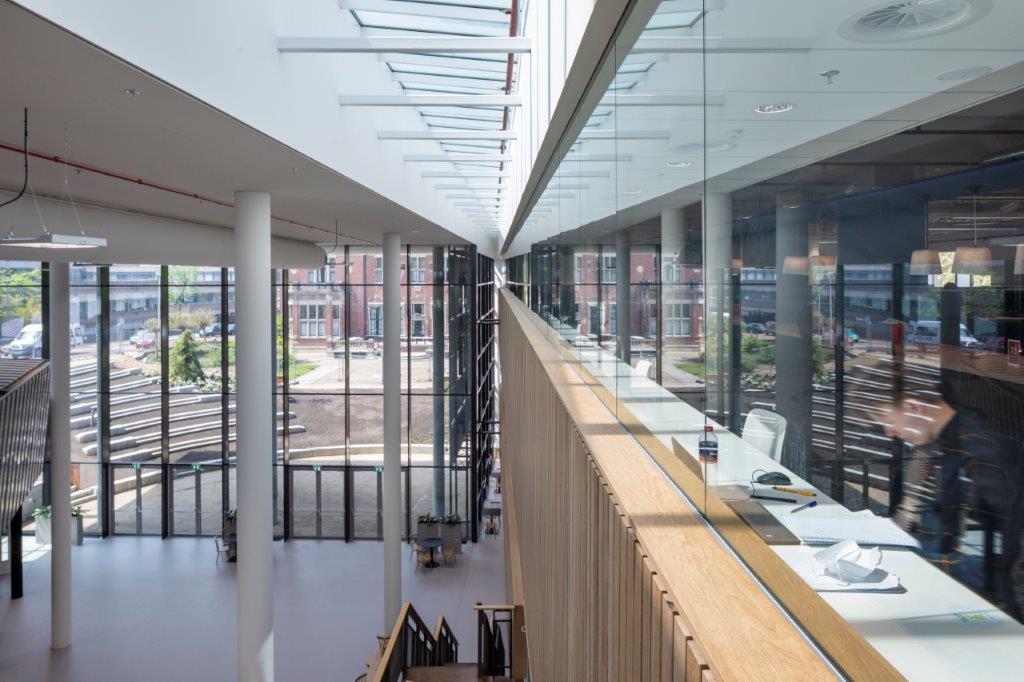 Atrium-bibliotheek. Beeld Scagliola-Brakkee