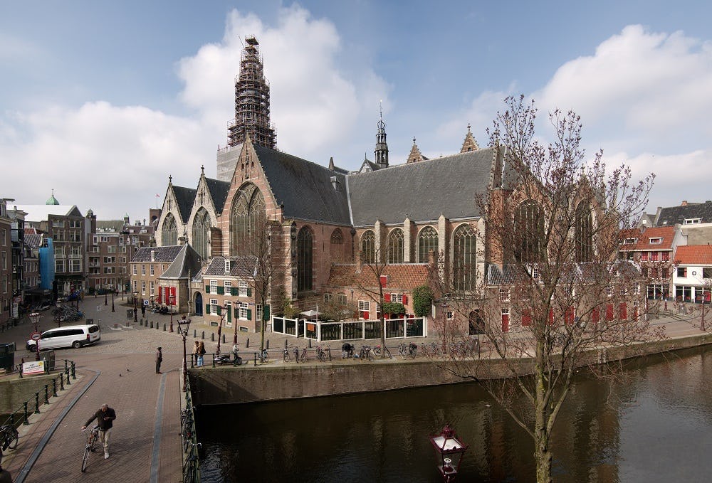 Amsterdam Oude Kerk. Beeld Arjan Bronkhorst