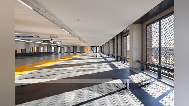 Parkeergebouw Berlijnplein door Zecc Architecten. Beeld Stijn Poelstra