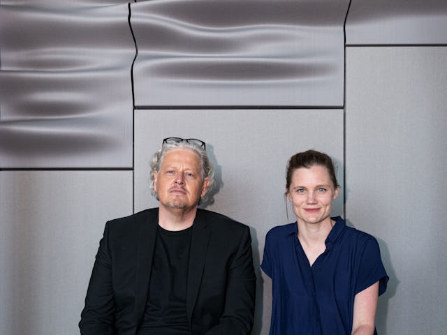 Ontwerpers Matthias Kohler en Romana Rust. Aectual Acoustic Panels by Gramazio Kohler Research. Beeld Michael Lyrenmann