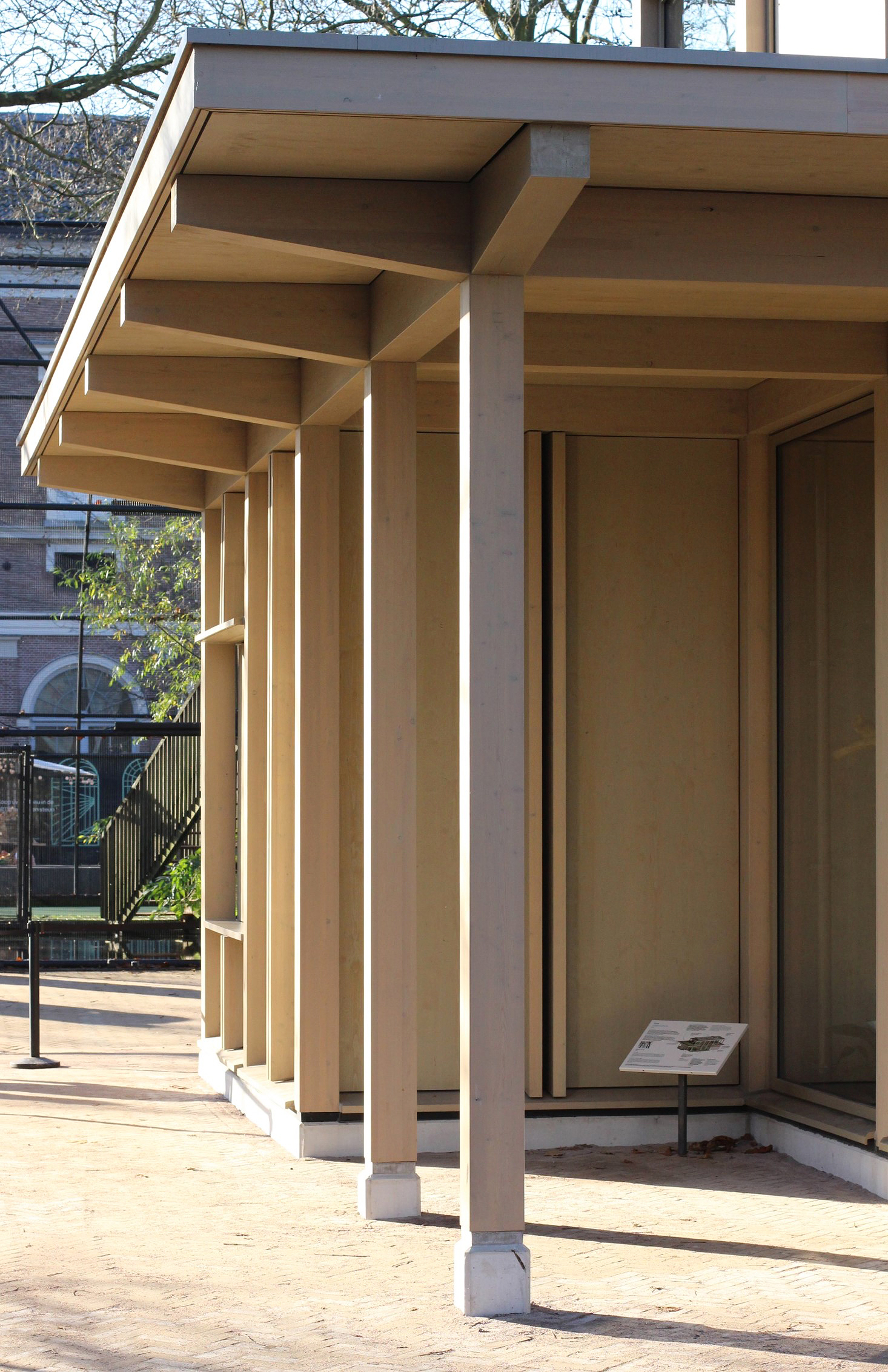 ATELIERFRONT-ARTIS-Amsterdam-Gibbonpaviljoen. Beeld Laura Zalengaweb