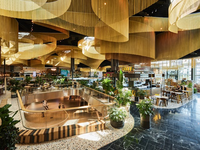 Westfield Mall of the Netherlands Dining Plaza door MVSA Architects. Beeld Jon Ilsraeli ©