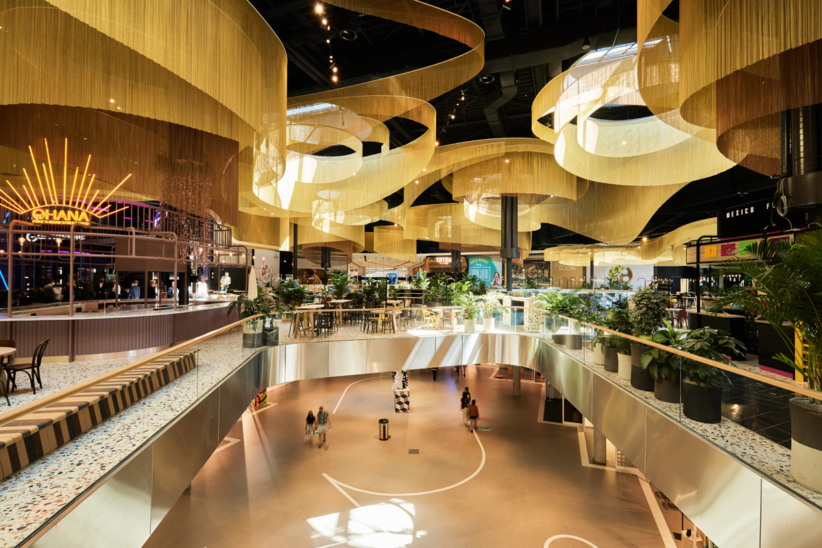 Westfield Mall of the Netherlands Dining Plaza door MVSA Architects. Beeld Jon Ilsraeli ©