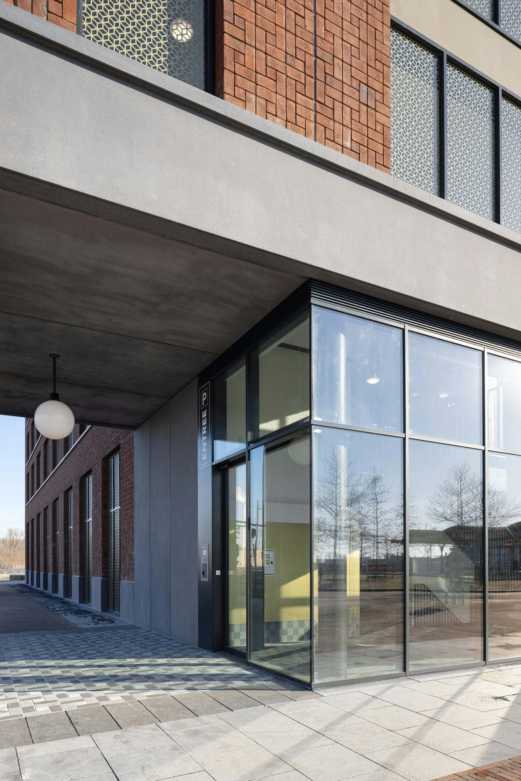 Parkeergebouw Berlijnplein door Zecc Architecten. Beeld Stijn Poelstra