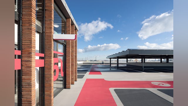 Parkeergebouw Berlijnplein door Zecc Architecten. Beeld Stijn Poelstra