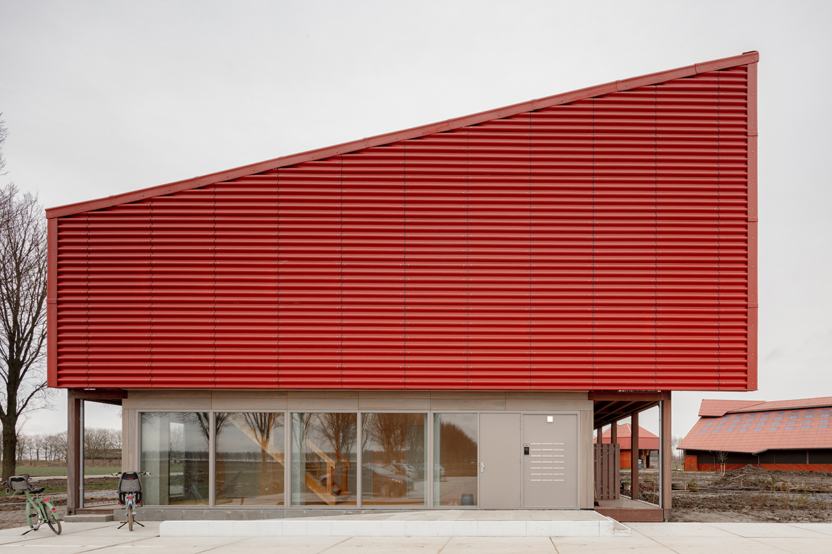 Vliervelden door KettingHuls. Beeld Sebastian van Damme