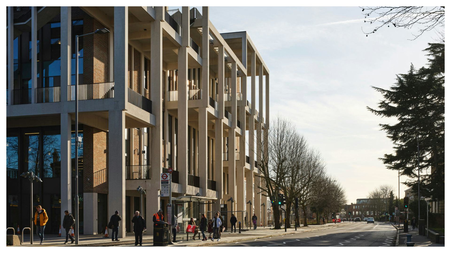 Grafton wint RIBA Stirling Prize 2021.  Kingston University Londen - Town House. Beeld Dennis Gilbert